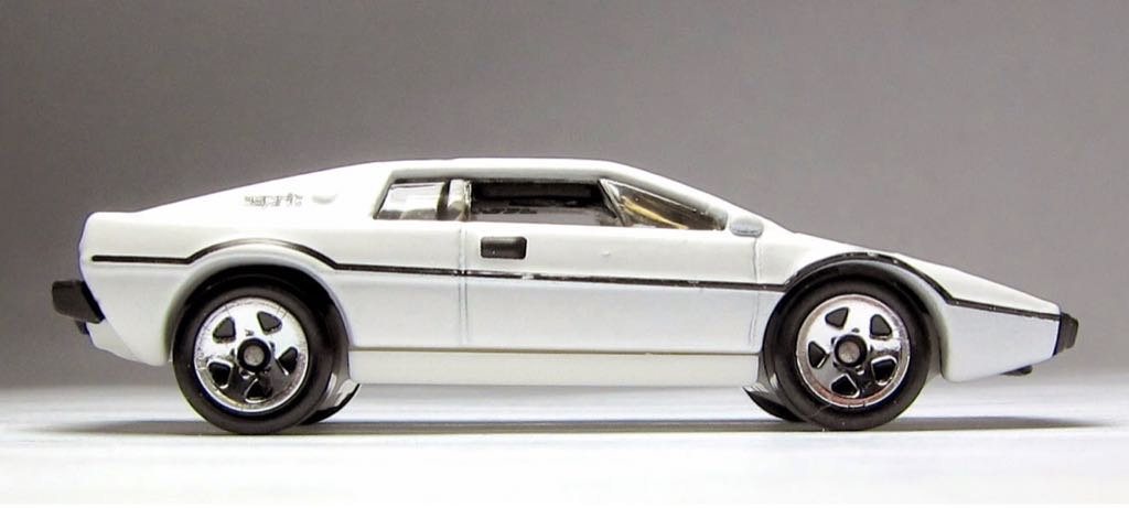 Lotus Esprit S1 - 2014 HW Workshop toy car collectible - Main Image 2