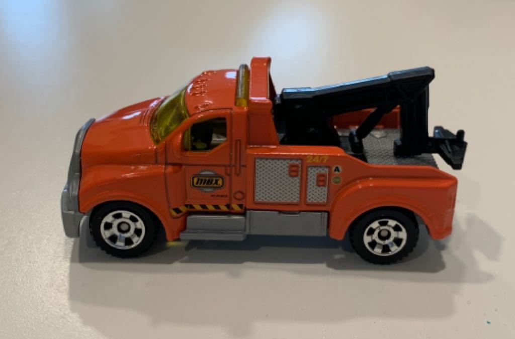 Matchbox Tow Truck - City Works 5-Pack toy car collectible - Main Image 2