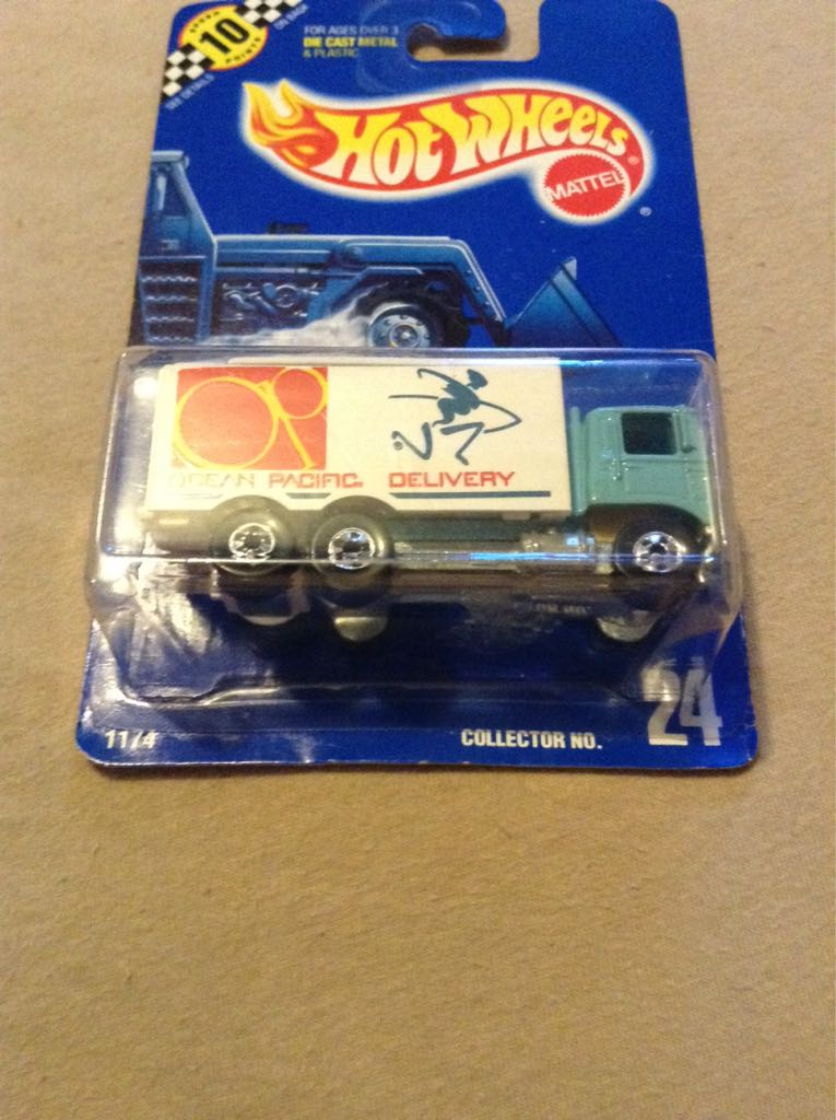 Hiway Hualer - Mainline toy car collectible - Main Image 2