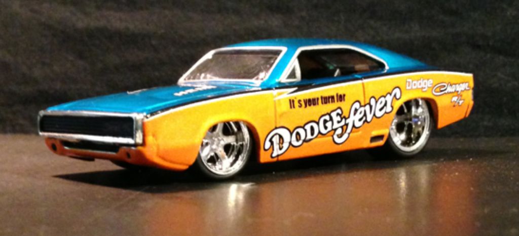 Loose 1970 Dodge Charger R/T  toy car collectible - Main Image 2