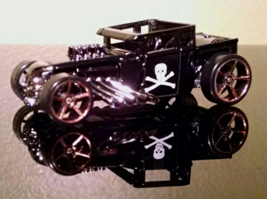 Bone Shaker (L) - 2006 First Editions toy car collectible - Main Image 2