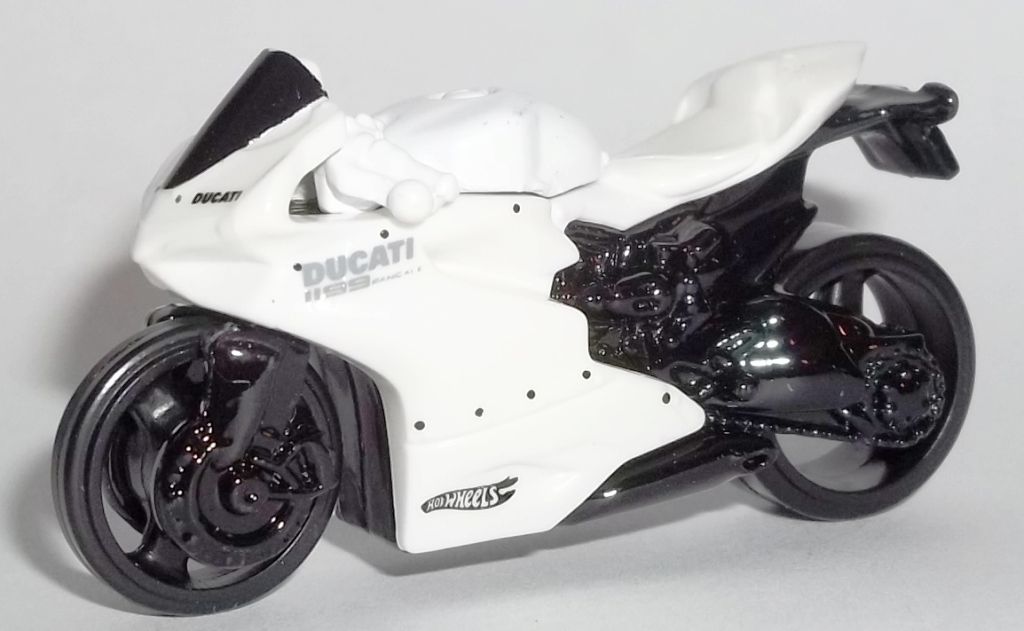 Ducati 1199 Panigale - ’14 HW City toy car collectible - Main Image 2