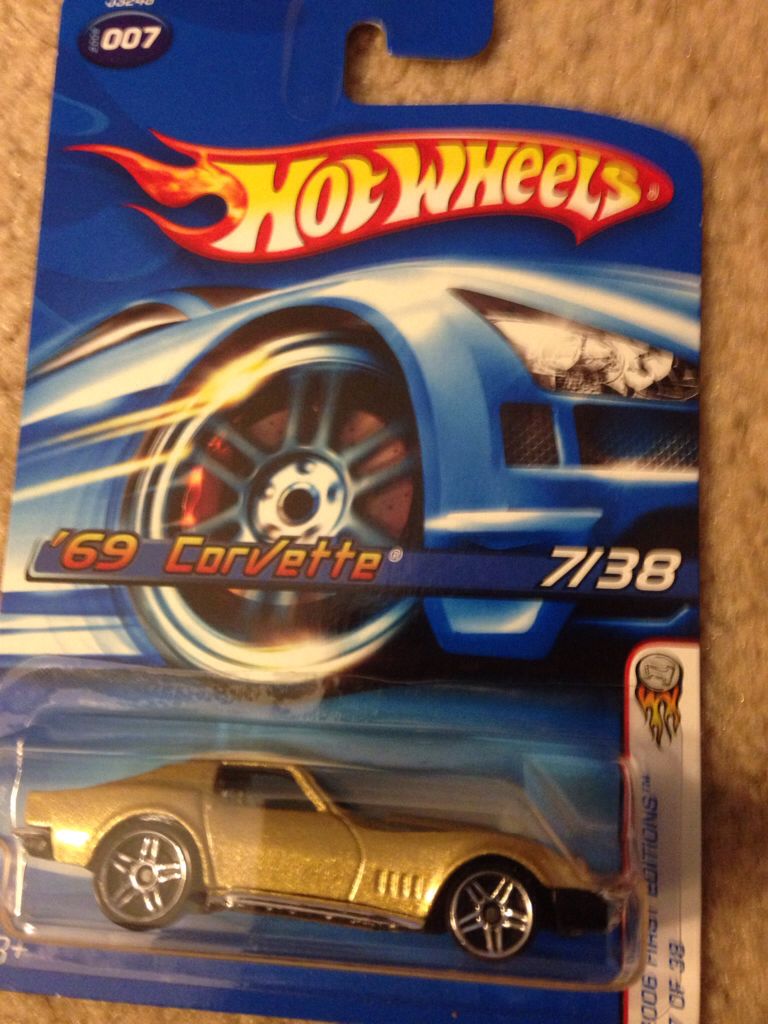 Chevrolet Corvette ‘69  toy car collectible - Main Image 1