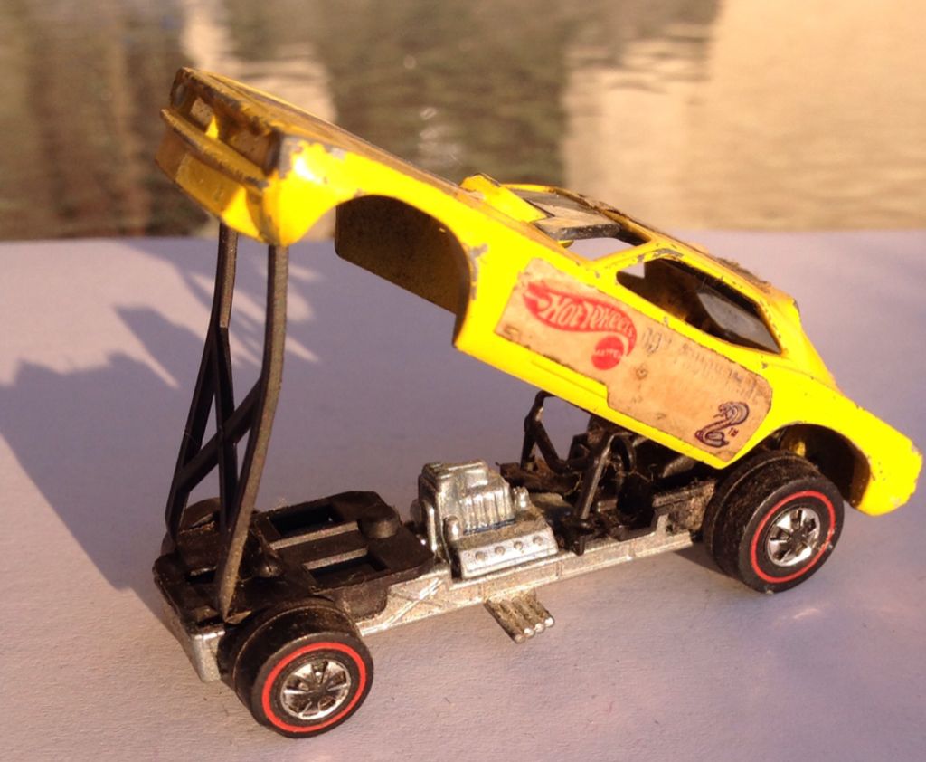 1970 Snake  toy car collectible - Main Image 2