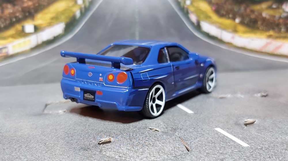 Nissan Skyline GT-R (R34) - Mainline Skyline toy car collectible - Main Image 3