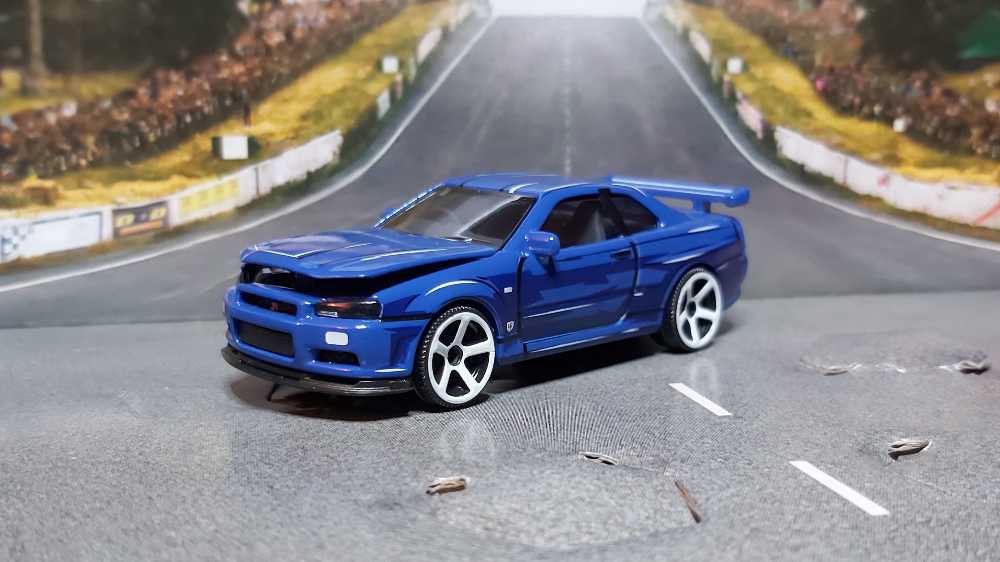 Nissan Skyline GT-R (R34) - Mainline Skyline toy car collectible - Main Image 4