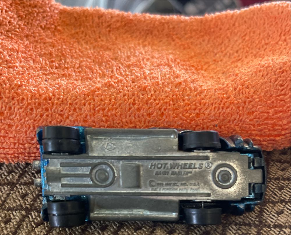 Hairy Hauler - HW Red Lines toy car collectible - Main Image 4