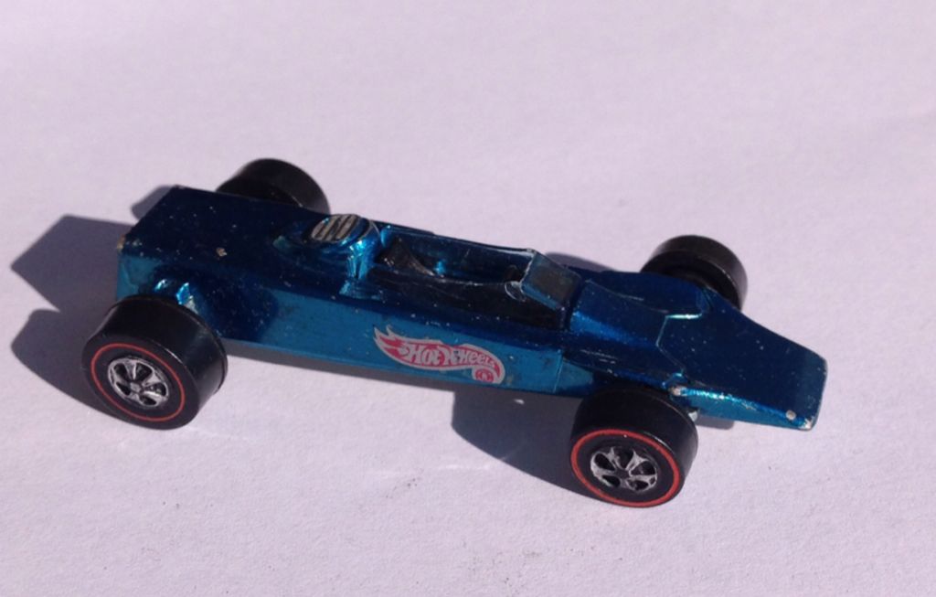 LOTUS Turbine - HW Red Lines toy car collectible - Main Image 2