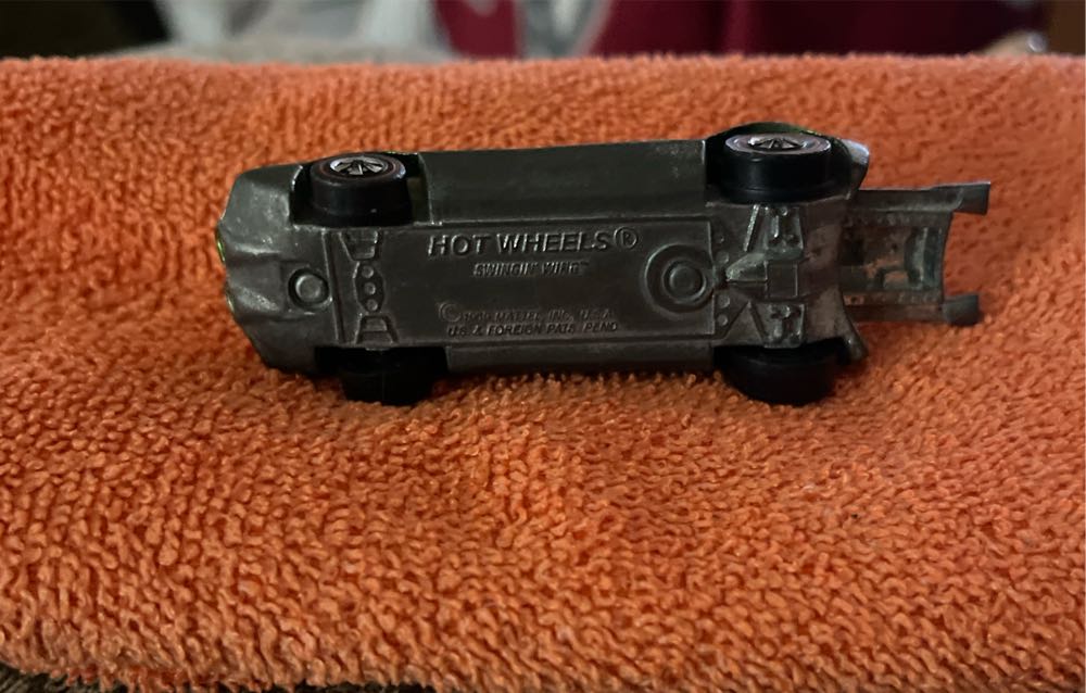 Swingin Wing  toy car collectible - Main Image 3