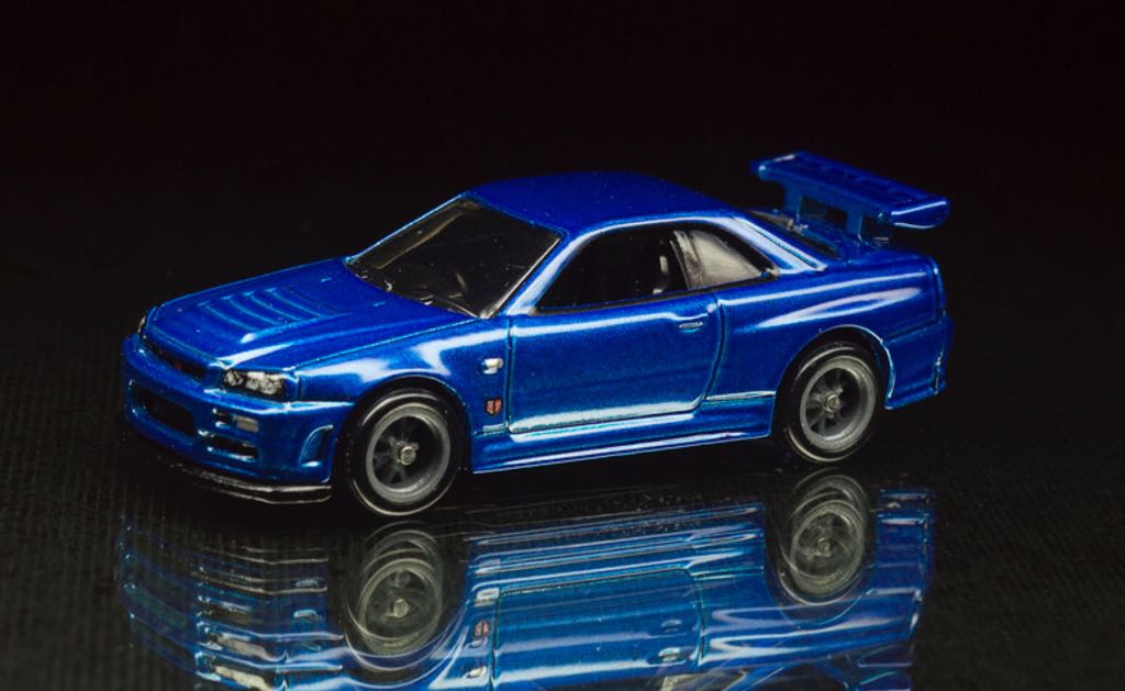 Nissan Skyline GT-R (R34) - ’10 HW Premiere toy car collectible - Main Image 2