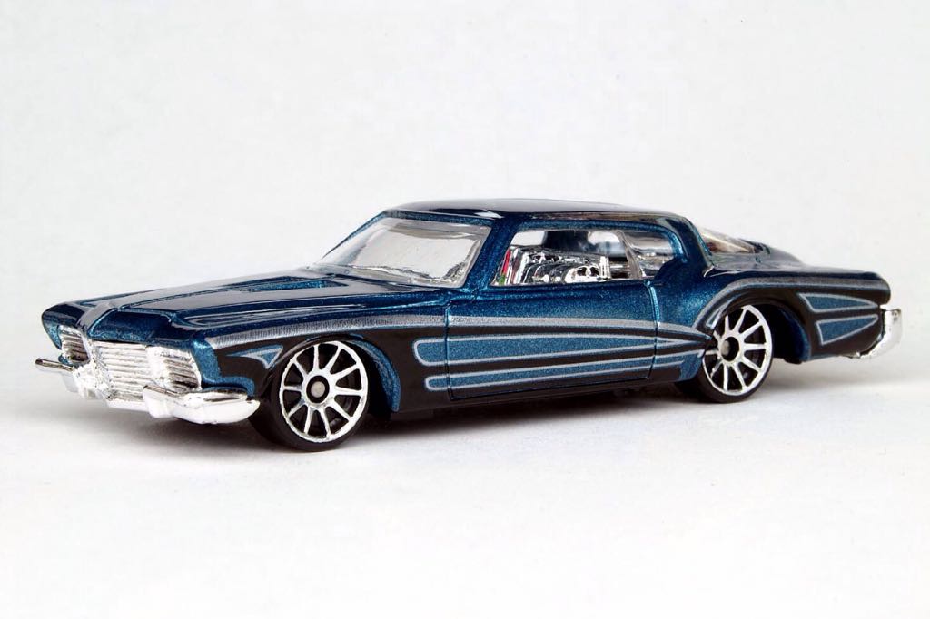 ‘71 Buick Riviera - 2005 First Editions toy car collectible - Main Image 2