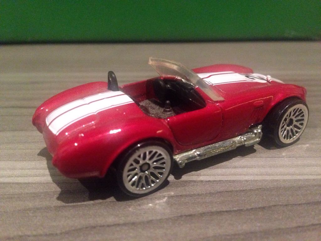 Shelby Cobra 427 S/C toy car collectible - Main Image 2