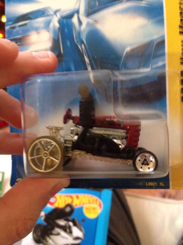 Dragtor  toy car collectible - Main Image 1