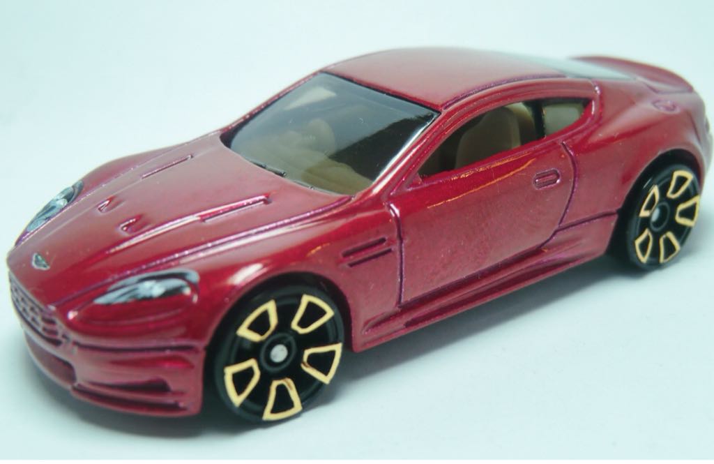 Aston Martin DBS - HW Workshop - 2015 toy car collectible - Main Image 2