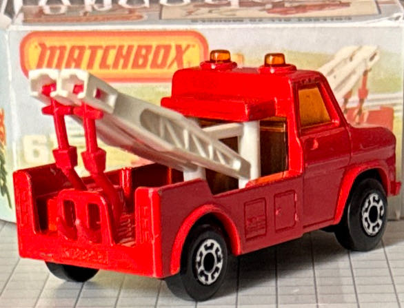 Matchbox - Ford Wreck Truck - Matchbox Superfast 1-75 toy car collectible - Main Image 3