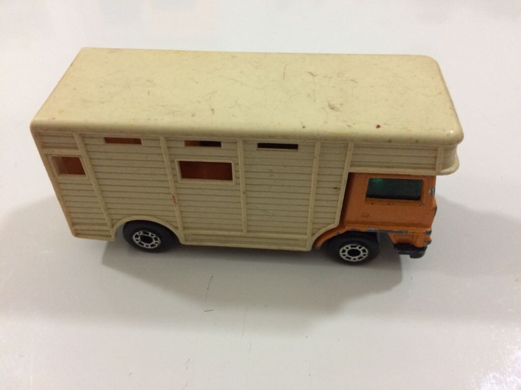 Loose Bedford Horse Box - Matchbox Superfast toy car collectible - Main Image 2