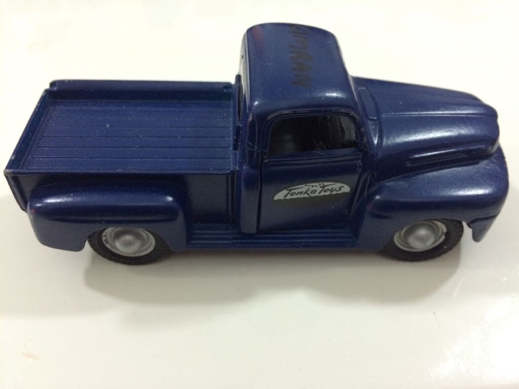 Ford Pickup - Maisto toy car collectible - Main Image 1