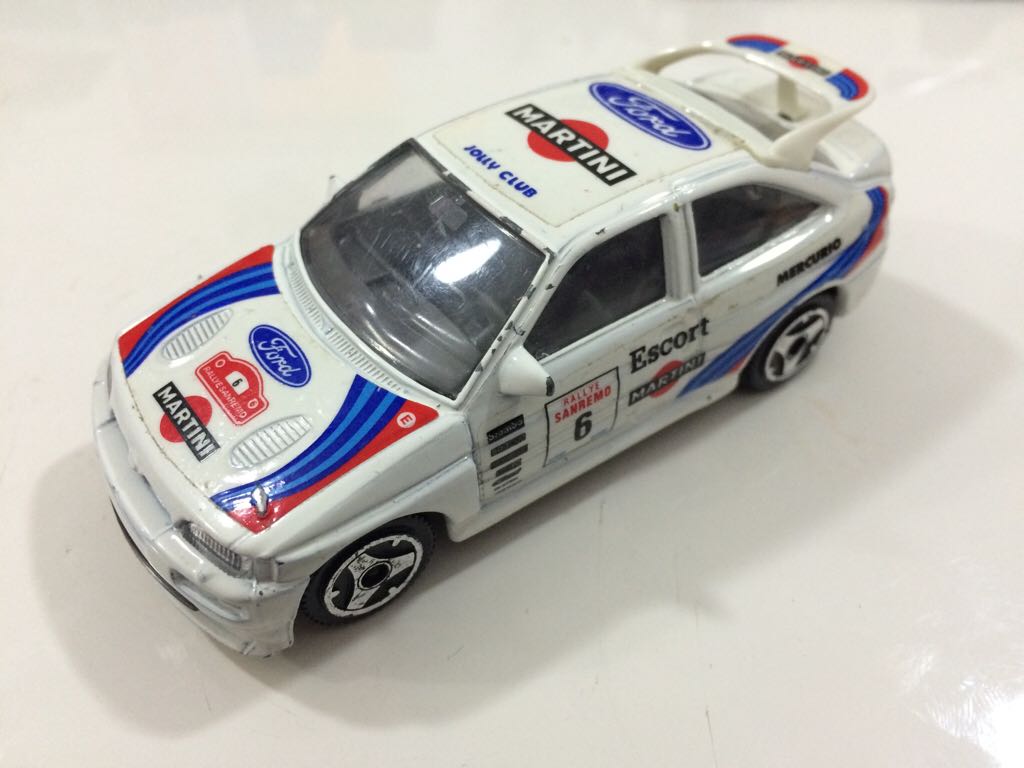 Ford Escort RS Cosworth - Bburago toy car collectible - Main Image 2