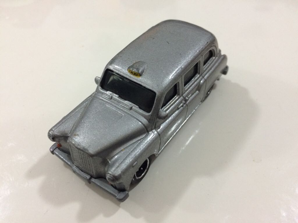 London Taxi (Loose) - Matchbox toy car collectible - Main Image 2