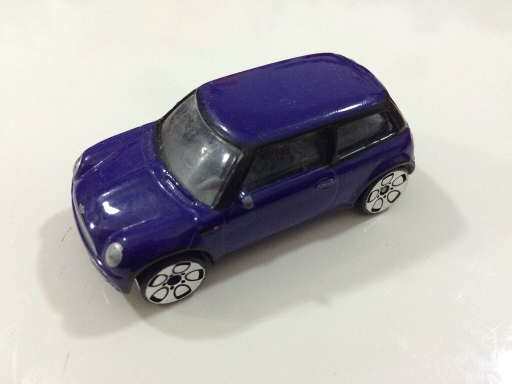 New Mini - Realtoy toy car collectible - Main Image 2