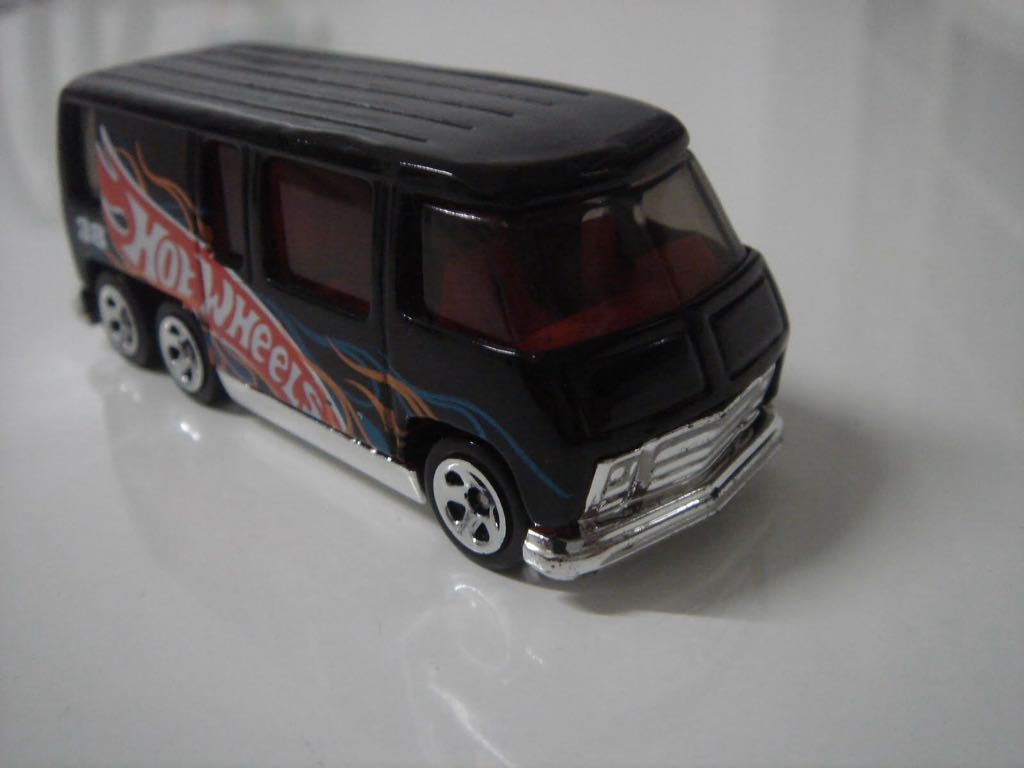 GMC Motorhome - toy car collectible - Main Image 2