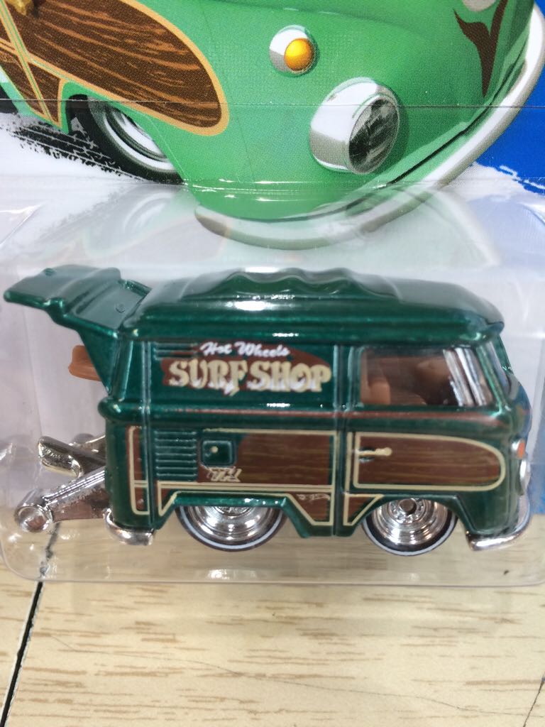 Super Th Volkswagen Kombi - 2015 Super Treasure Hunt Series toy car collectible - Main Image 2