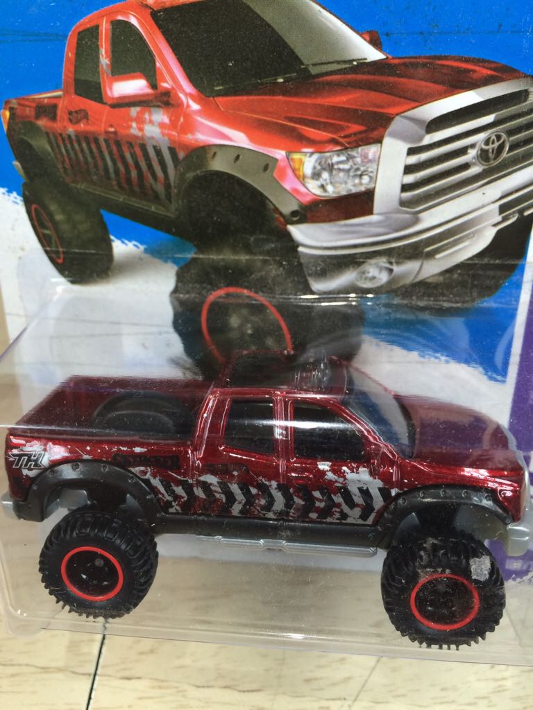 Super Th Toyota Tundra 2010 - 2013 Toyota ’10 Tundra Super Treasure Hunt toy car collectible - Main Image 2