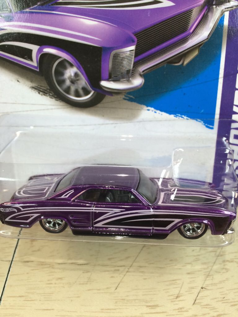 Super Buick Riviera 1964 - Super Treasure Hunt toy car collectible - Main Image 2