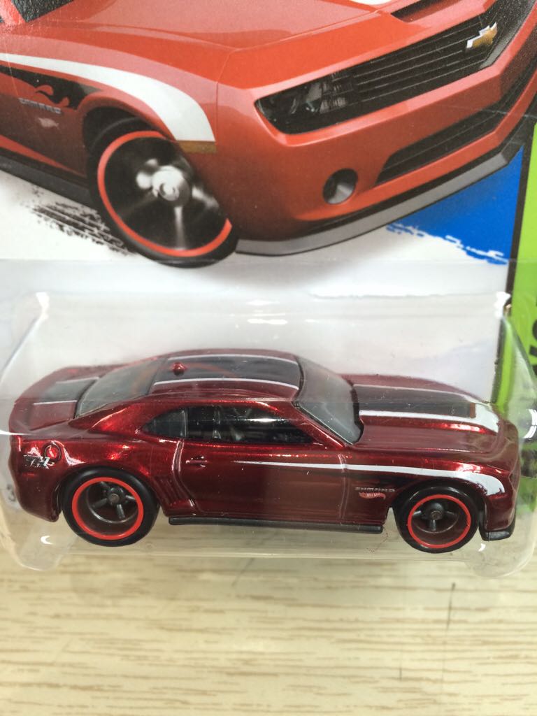 Super Chevy Camaro Special Edition 2013 - Super Treasure Hunt toy car collectible - Main Image 2
