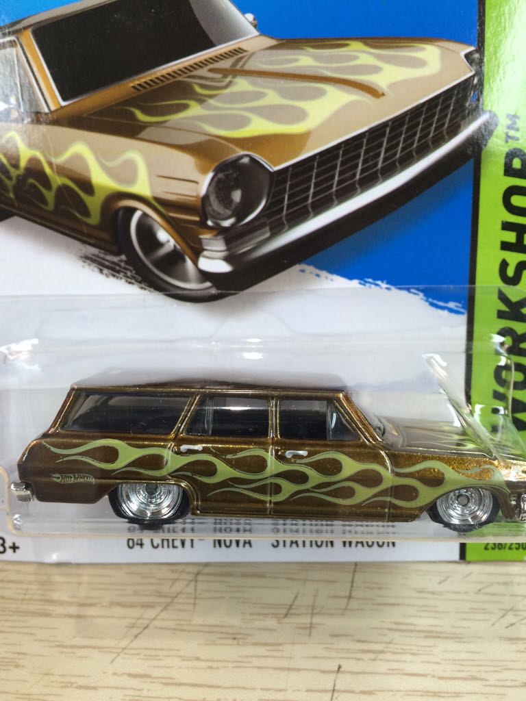 Super Chevy Nova Station Wagon 1964 - Super Treasure Hunt toy car collectible - Main Image 2