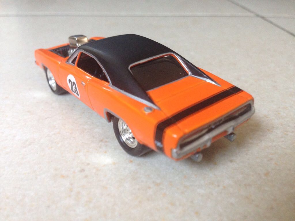Dodge Charger R/T - 1969 - Johnny Lightning - 2000 Playing Mantis toy car collectible - Main Image 2