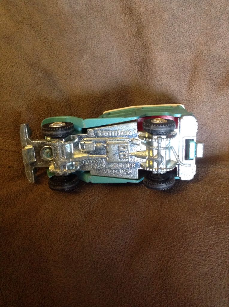 Toyota Land Cruiser - Tomica toy car collectible - Main Image 2