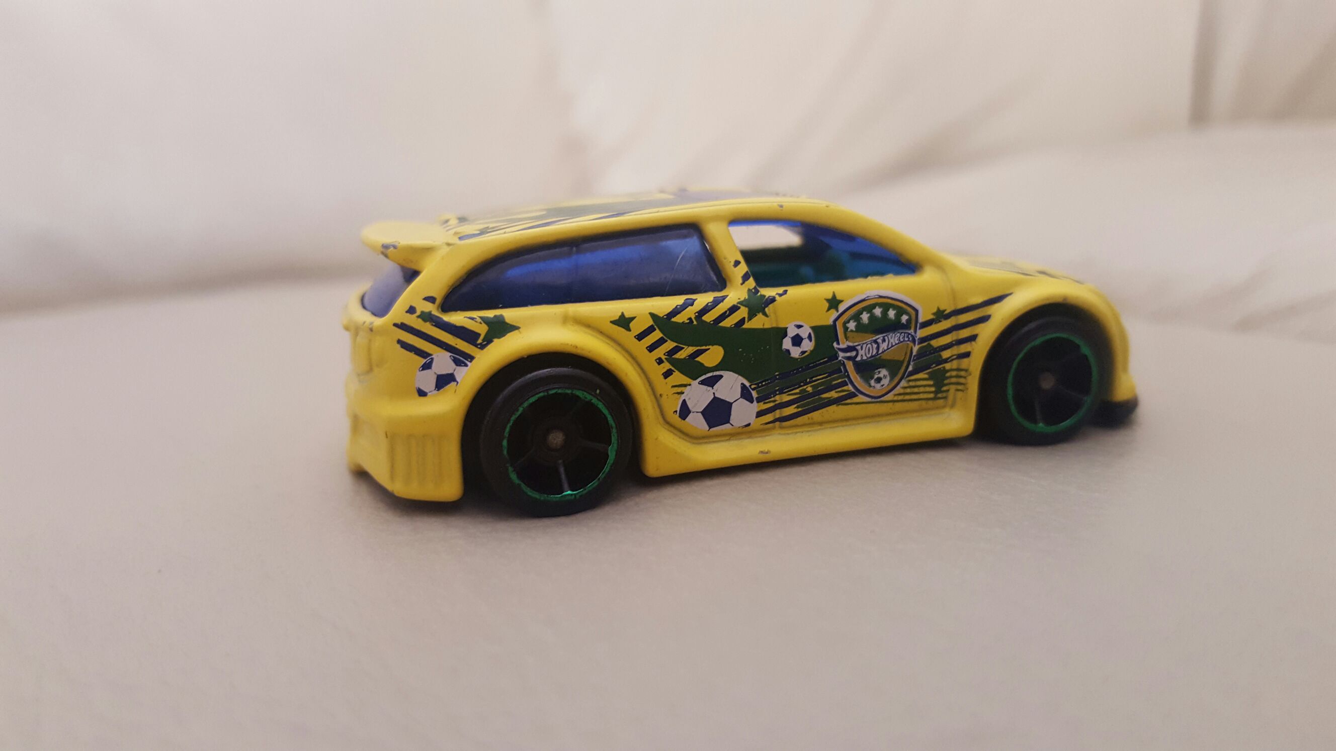 Audacious - HW City - 2014 HW Goal toy car collectible - Main Image 2