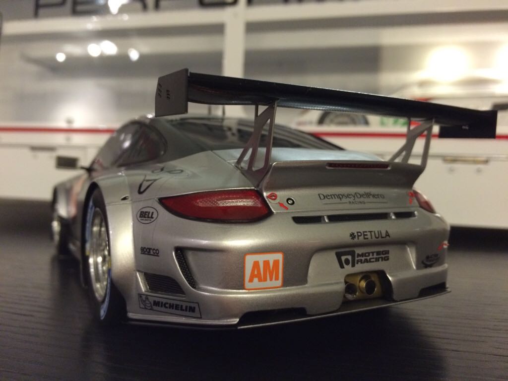 P911 Gt3 RSR LM2013 - Spark toy car collectible - Main Image 2