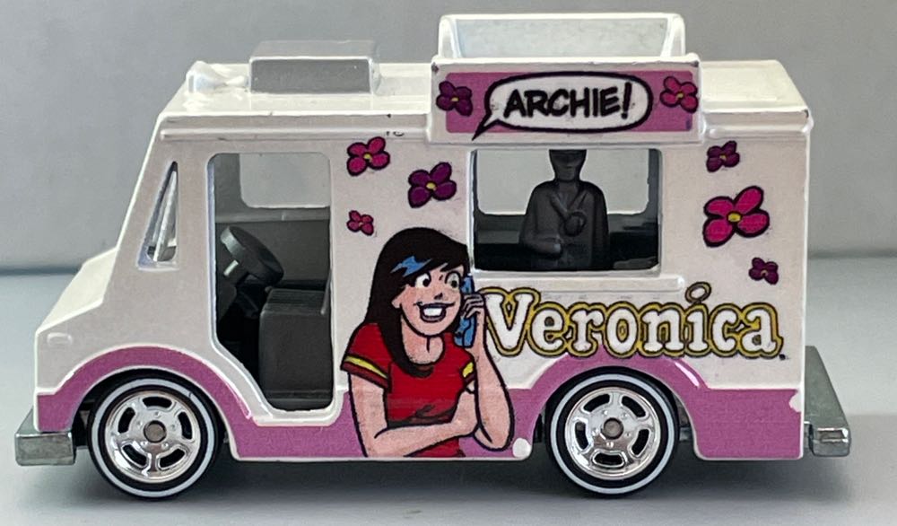 Sweet Streets - HW Pop Culters Archie toy car collectible - Main Image 2