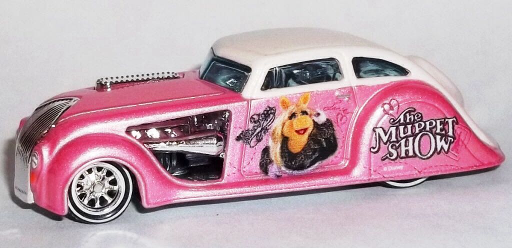 ’34 Chrysler Airflow - 2014 - HW Pop Culture - The Muppets toy car collectible - Main Image 2