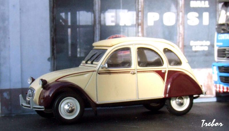 Citroën 2CV AZKA Dolly - Universal Hobbies toy car collectible - Main Image 1