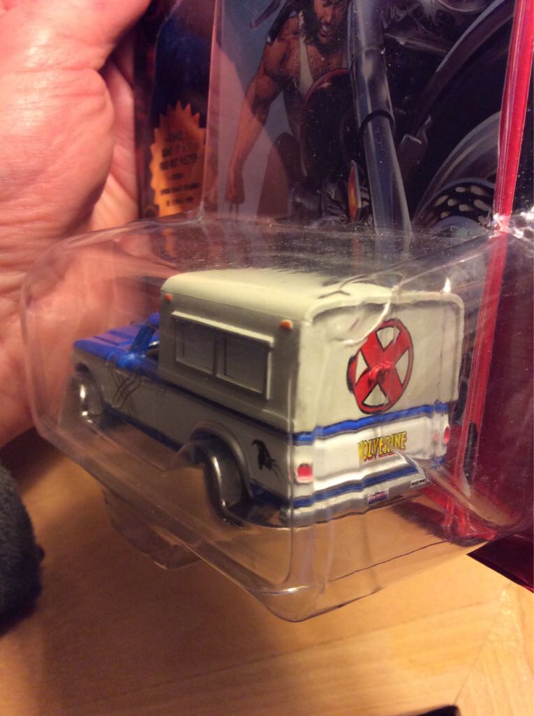 Johnny Lightning - Logan - X-MEN toy car collectible - Main Image 2