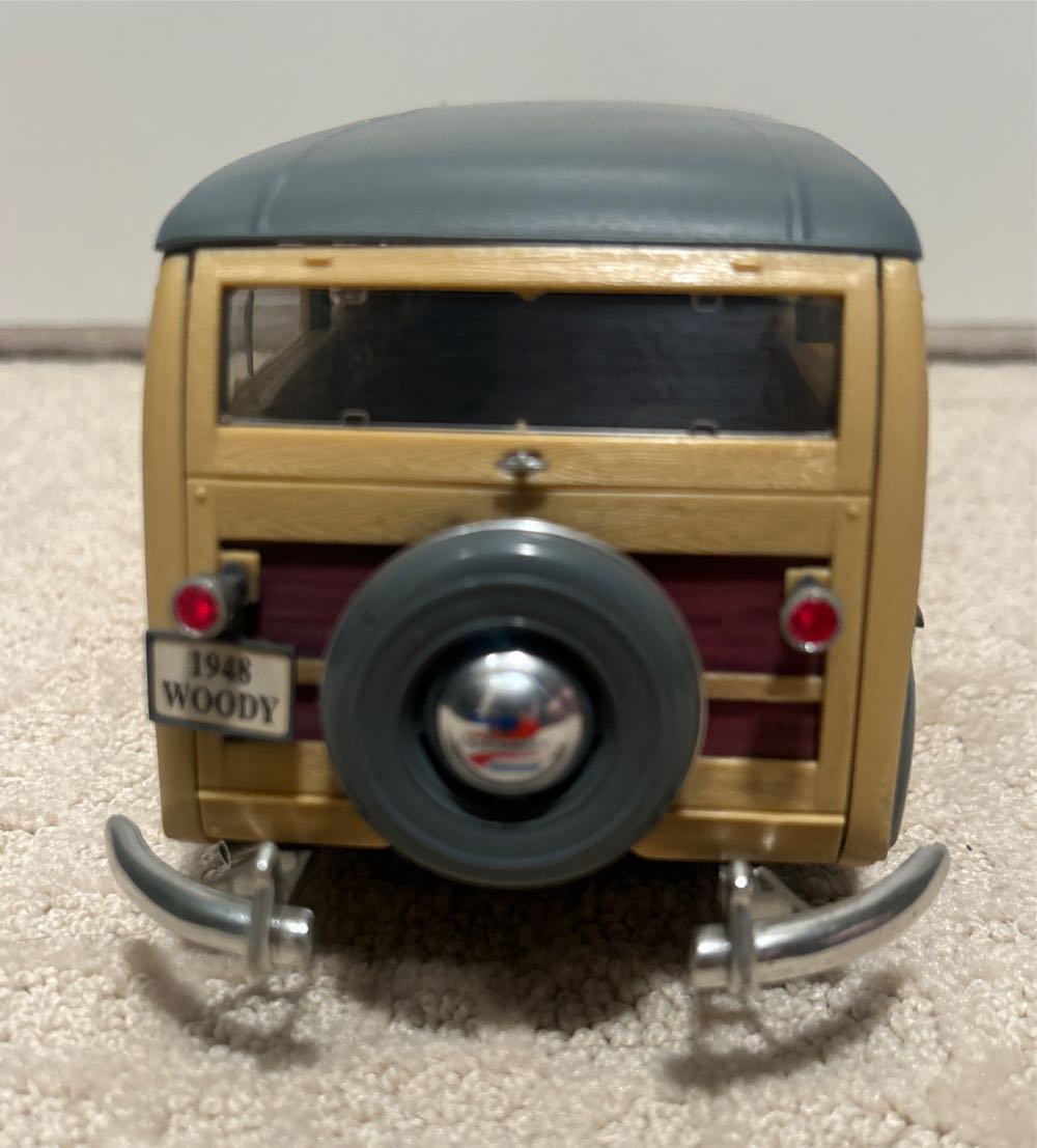 Chevrolet Fleetmaster (Woody) - Premiere Edition toy car collectible - Main Image 4
