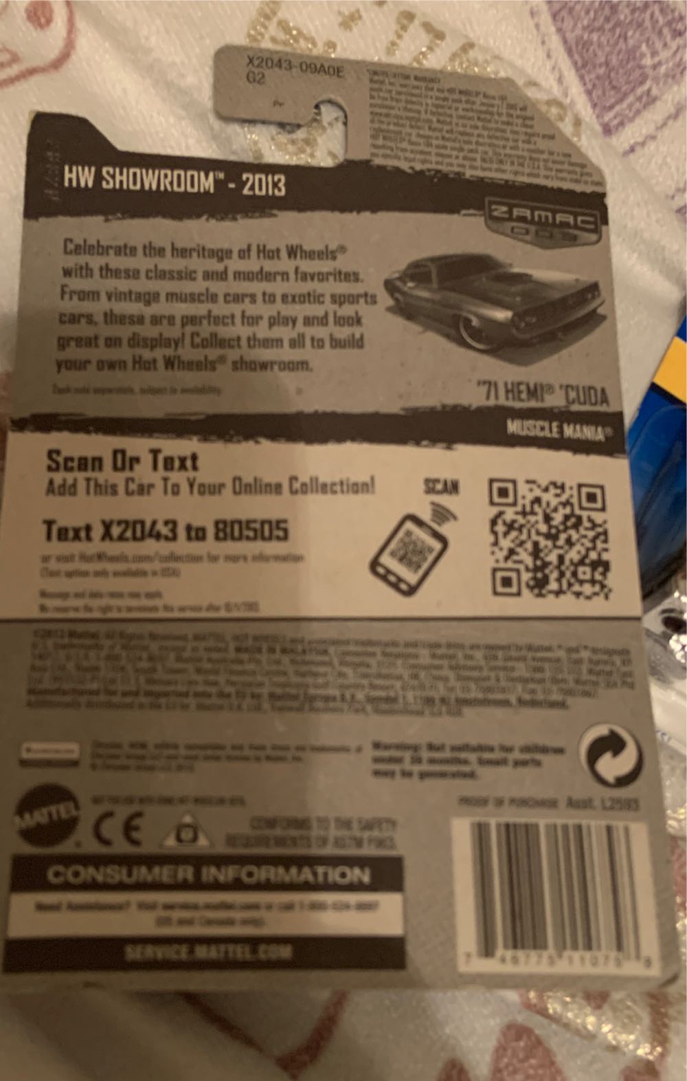 ’71 Hemi Cuda - HW Showroom - 2013 toy car collectible - Main Image 2