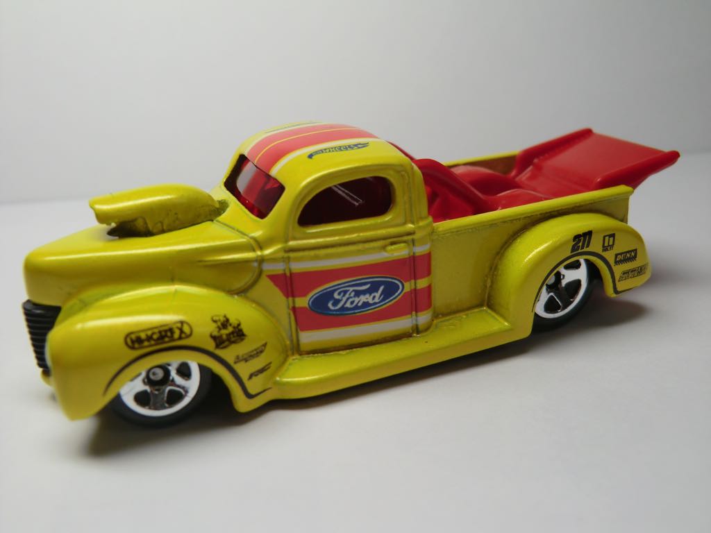 ’40 Ford Pickup - 2011 HW Drag Racers toy car collectible - Main Image 2