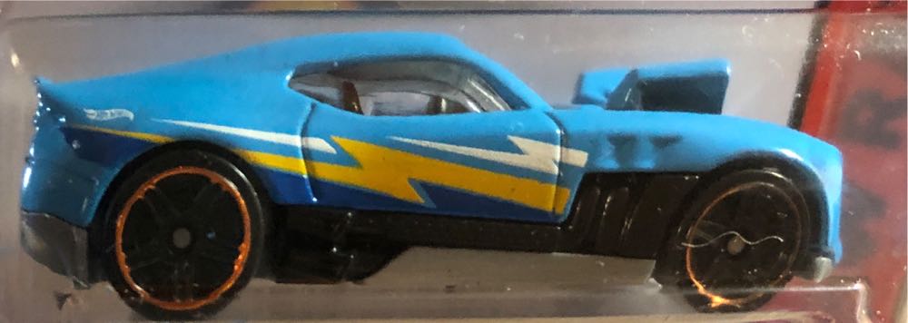 Twinduction - HW Race - 2015 Track Aces toy car collectible - Main Image 4