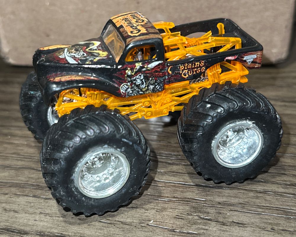 Captains Curse Off-Road - Monster Jam toy car collectible - Main Image 3