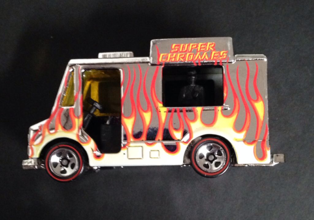 Hot Wheels Ice Cream Truck Super Chromes  toy car collectible - Main Image 2