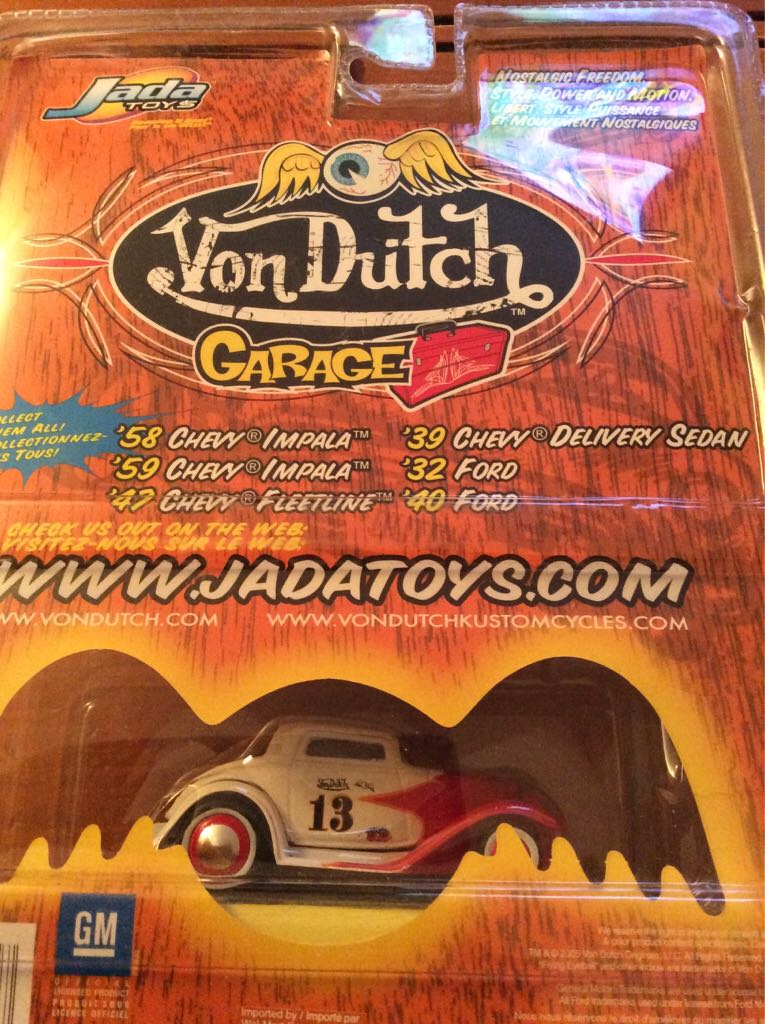 VonDutch Garage - ’32 Ford - Wave 2 toy car collectible - Main Image 2