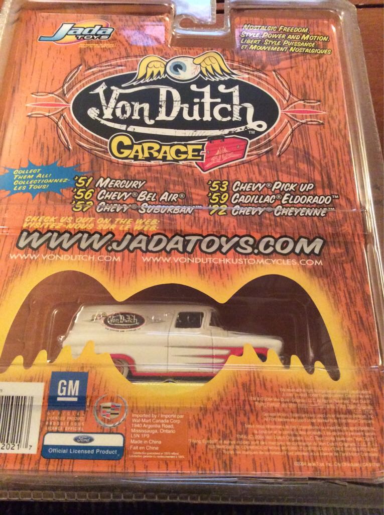 VonDutch Garage - ’57 Chevy Suburban - Wave 1 toy car collectible - Main Image 2
