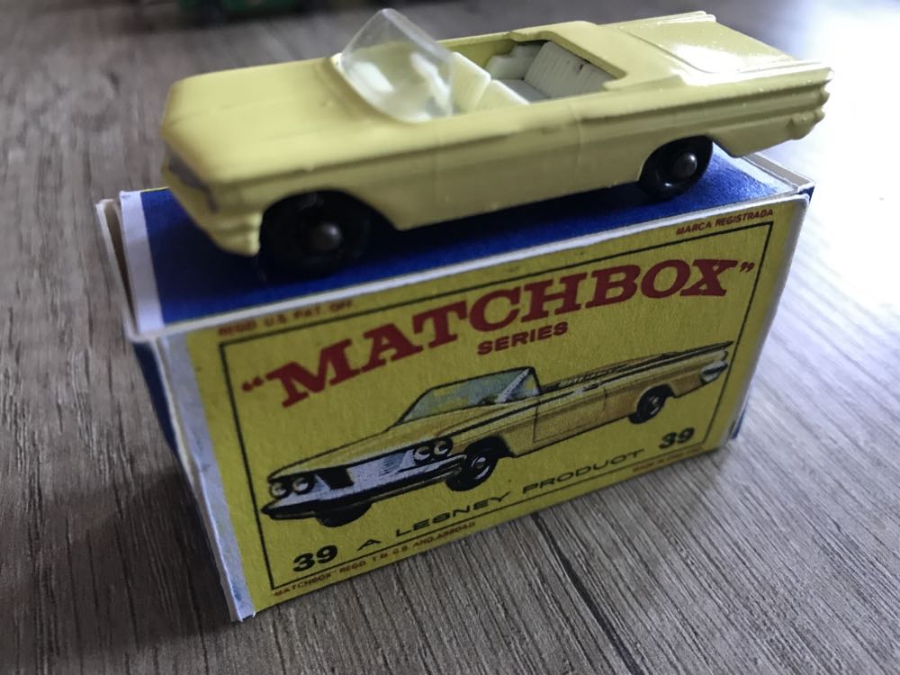 Pontiac Convertible - Matchbox 1-75 Regular Wheels toy car collectible - Main Image 2