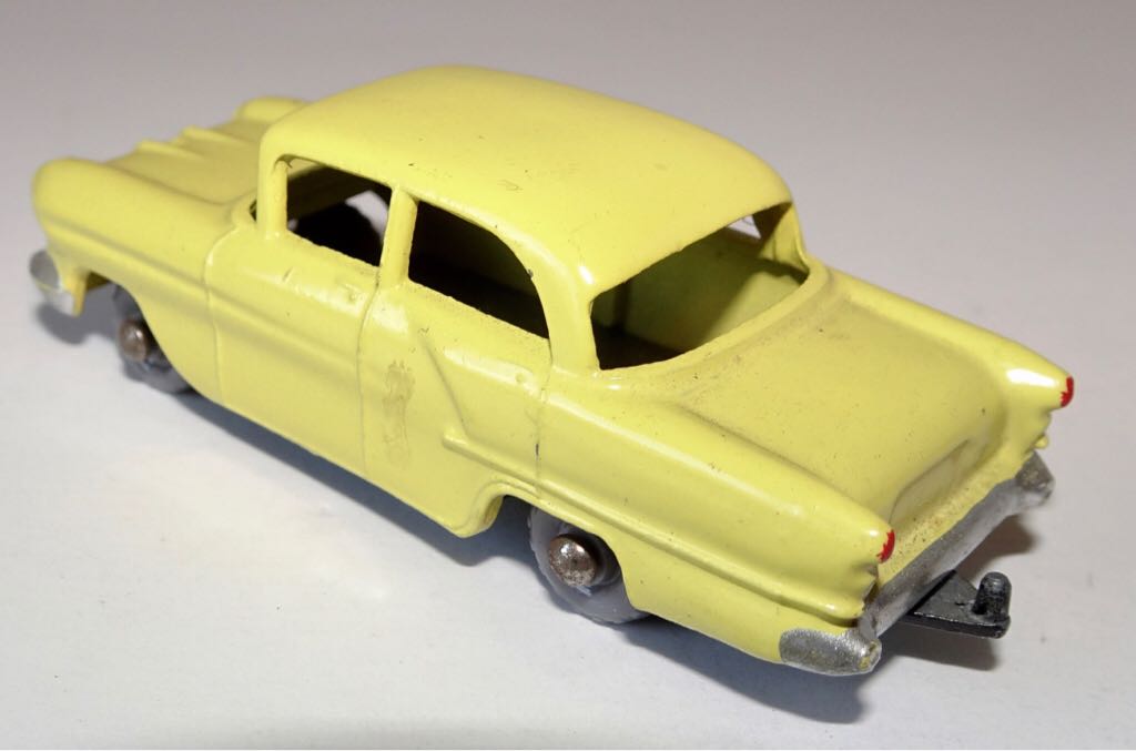 Vauxhall Victor 45A-4 - 1-75 Matchbox toy car collectible - Main Image 2