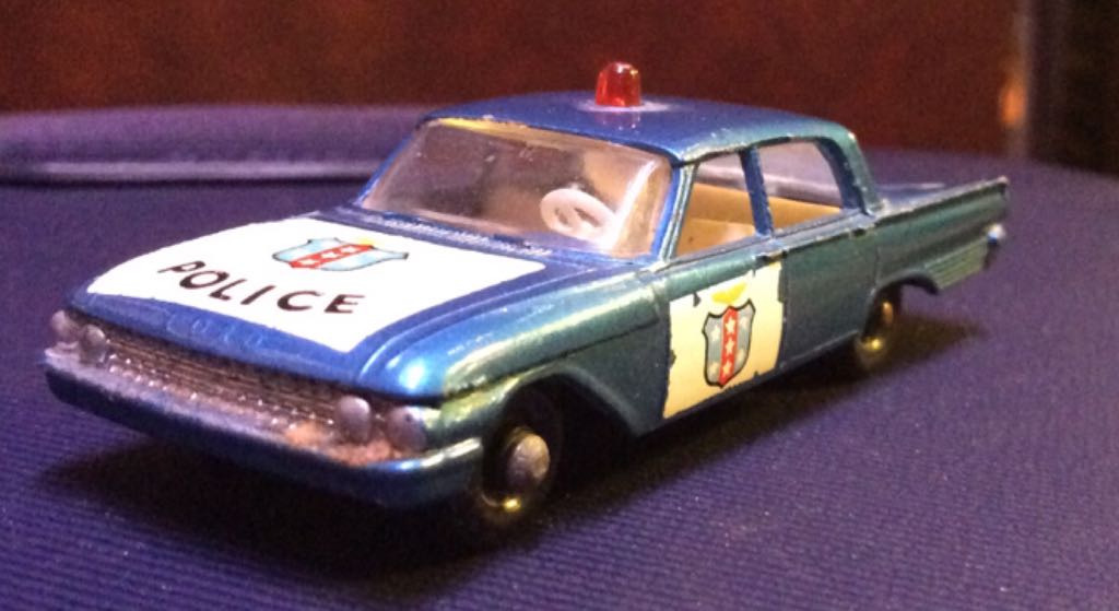 Ford Fairlane Police Car 55B-8 - 1-75 Matchbox toy car collectible - Main Image 1