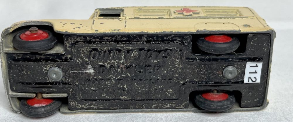 Daimler Ambulance 253 - Daimler Ambulance toy car collectible - Main Image 4